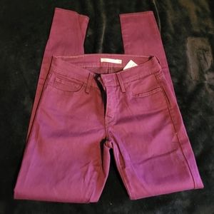 Levi's 710 Super Skinny in size 27